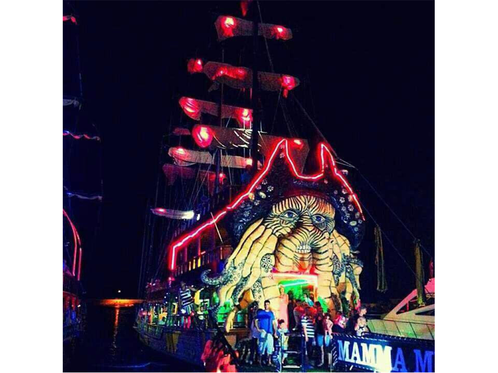 Mama Mia Pirate Ship